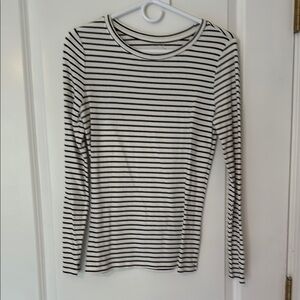 Time and Tru Fitted Gray and White Long Sleeve Tee